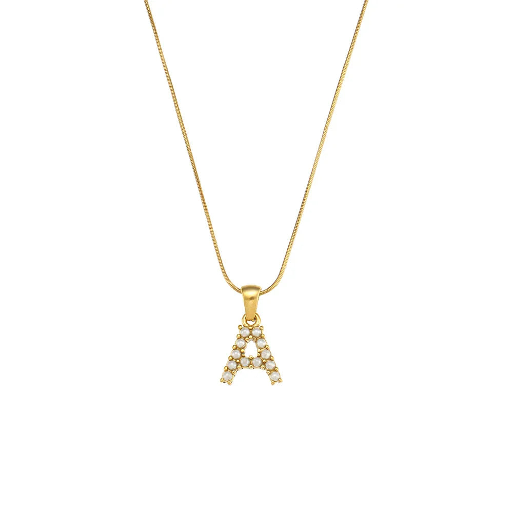 18-carat gold-plated initial necklace with precious pearls and small natural pearls