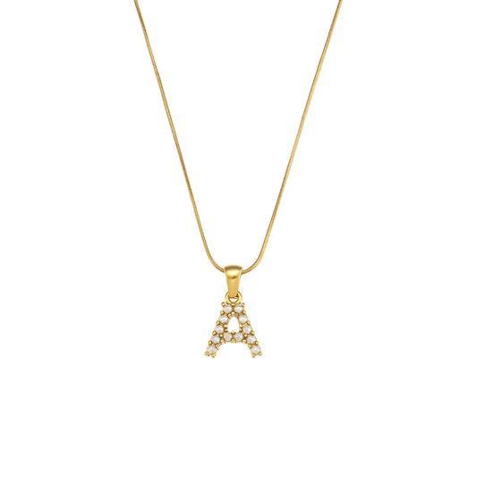 18-carat gold-plated initial necklace with precious pearls and small natural pearls