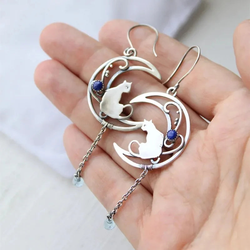Moonlight Cat Earrings – Vintage Crescent Design with Lapis Lazuli Stone