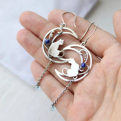 Moonlight Cat Earrings – Vintage Crescent Design with Lapis Lazuli Stone