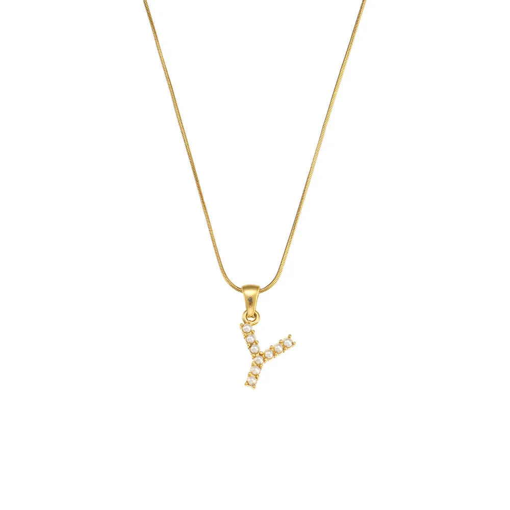 18-carat gold-plated initial necklace with precious pearls and small natural pearls