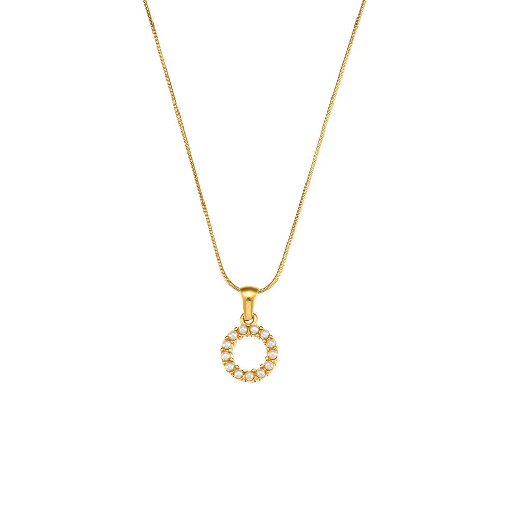 18-carat gold-plated initial necklace with precious pearls and small natural pearls