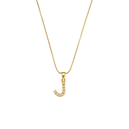 18-carat gold-plated initial necklace with precious pearls and small natural pearls
