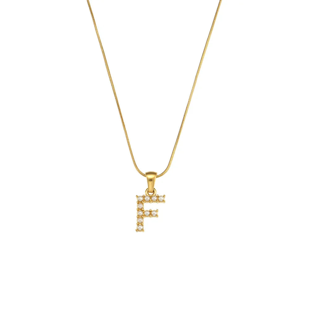 18-carat gold-plated initial necklace with precious pearls and small natural pearls
