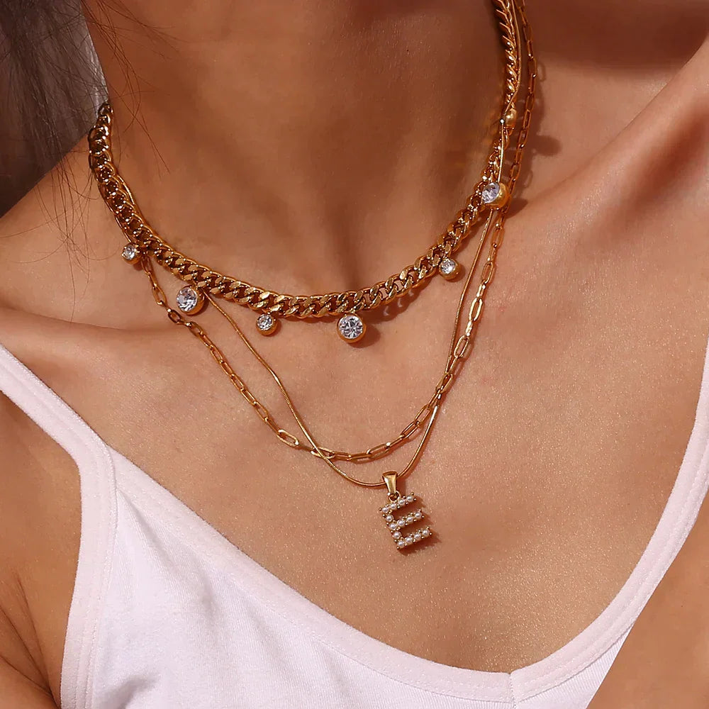 18-carat gold-plated initial necklace with precious pearls and small natural pearls