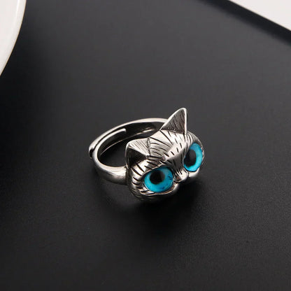 Blue-Eyed Cat Ring – Vintage Playful Silver Animal Ring for Cat Lovers