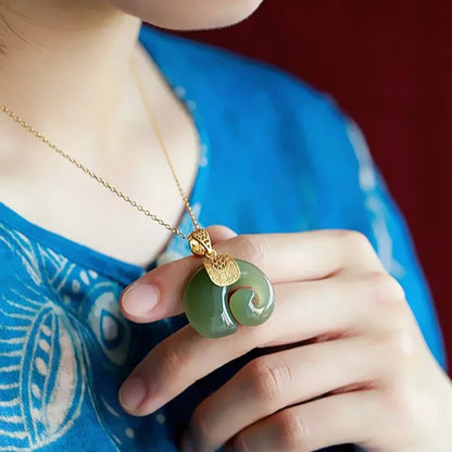 Hetian Jade Elephant Pendant Necklace – 18K Gold-Plated Chain for Women