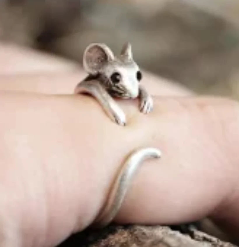 Adorable Mouse Wrap Ring – Adjustable Vintage Jewelry