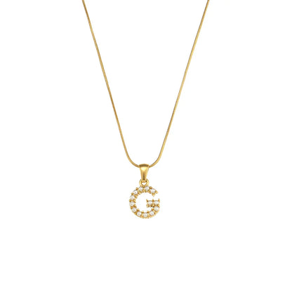 18-carat gold-plated initial necklace with precious pearls and small natural pearls