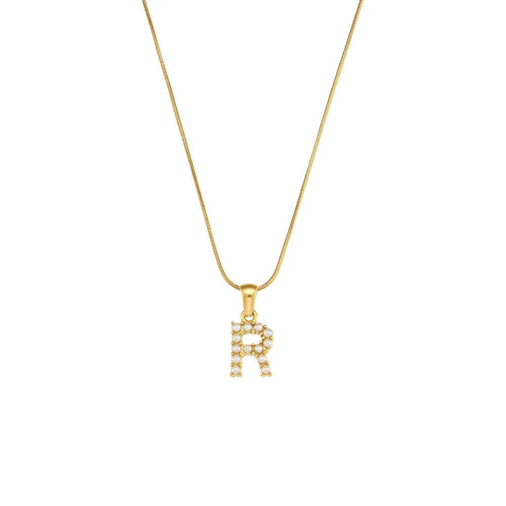 18-carat gold-plated initial necklace with precious pearls and small natural pearls