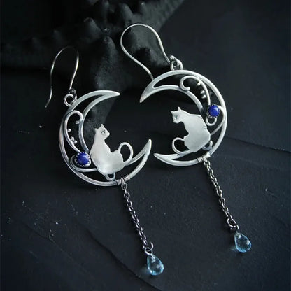 Moonlight Cat Earrings – Vintage Crescent Design with Lapis Lazuli Stone