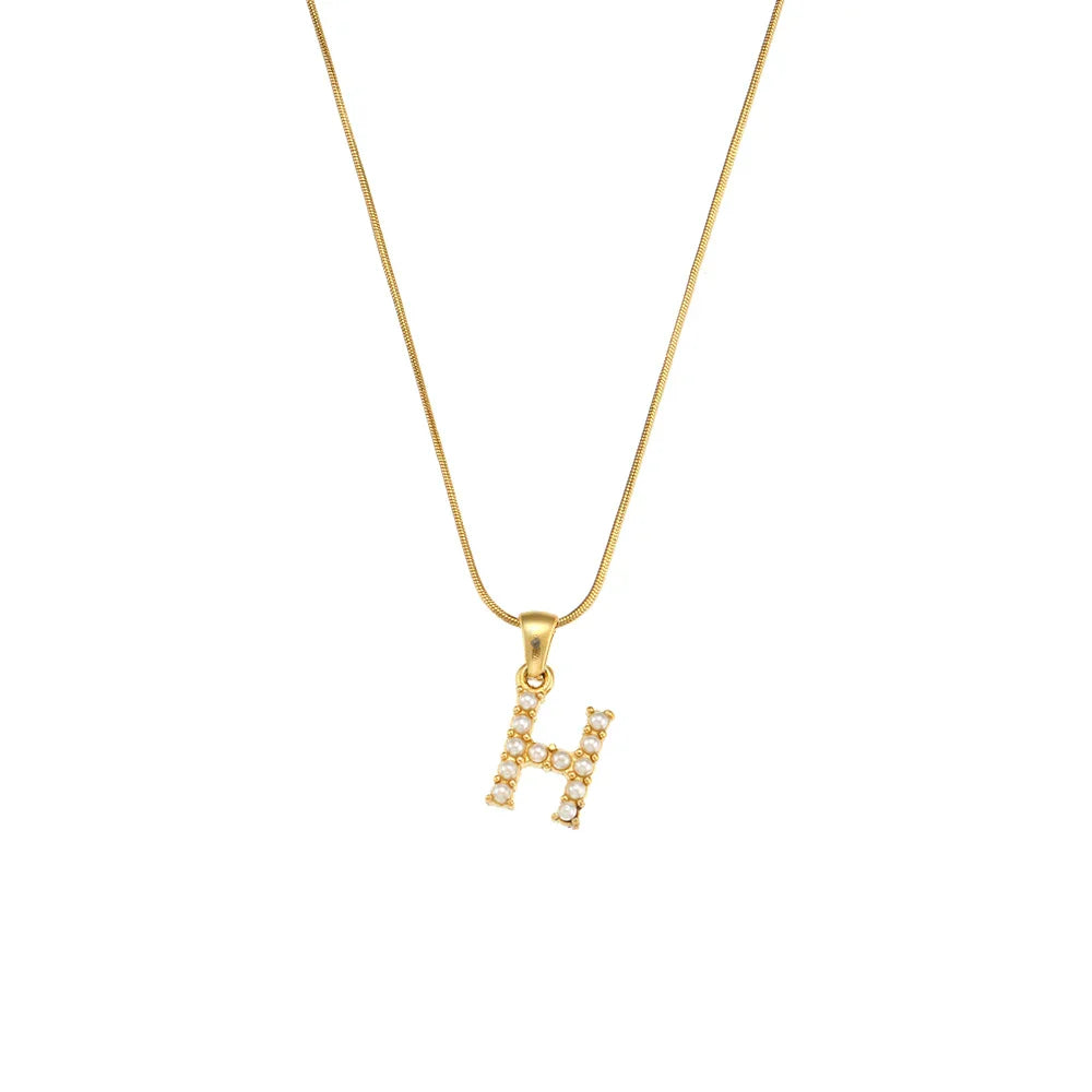 18-carat gold-plated initial necklace with precious pearls and small natural pearls