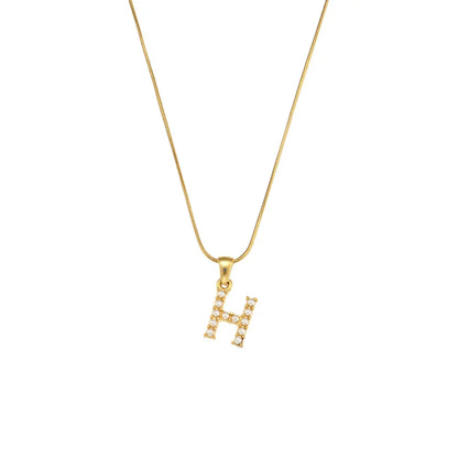 18-carat gold-plated initial necklace with precious pearls and small natural pearls
