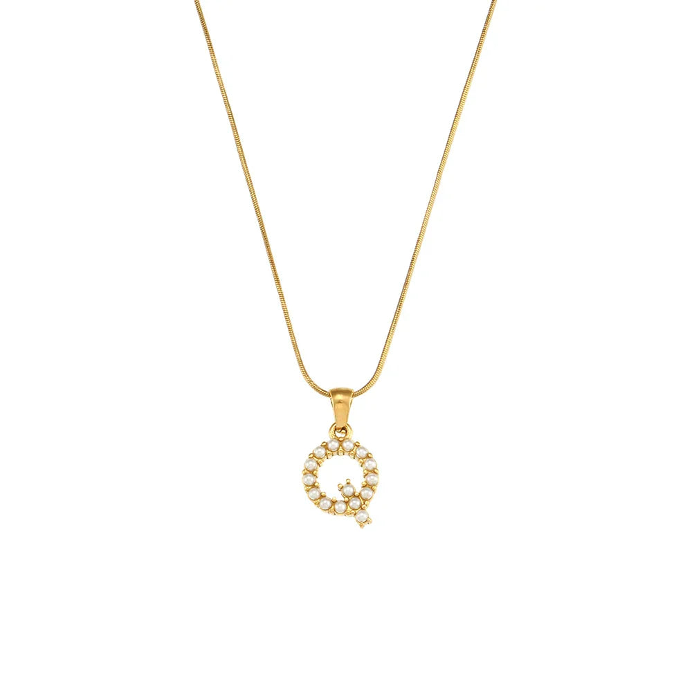 18-carat gold-plated initial necklace with precious pearls and small natural pearls