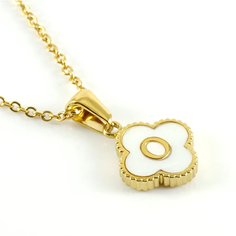 Clover-shaped initial necklace