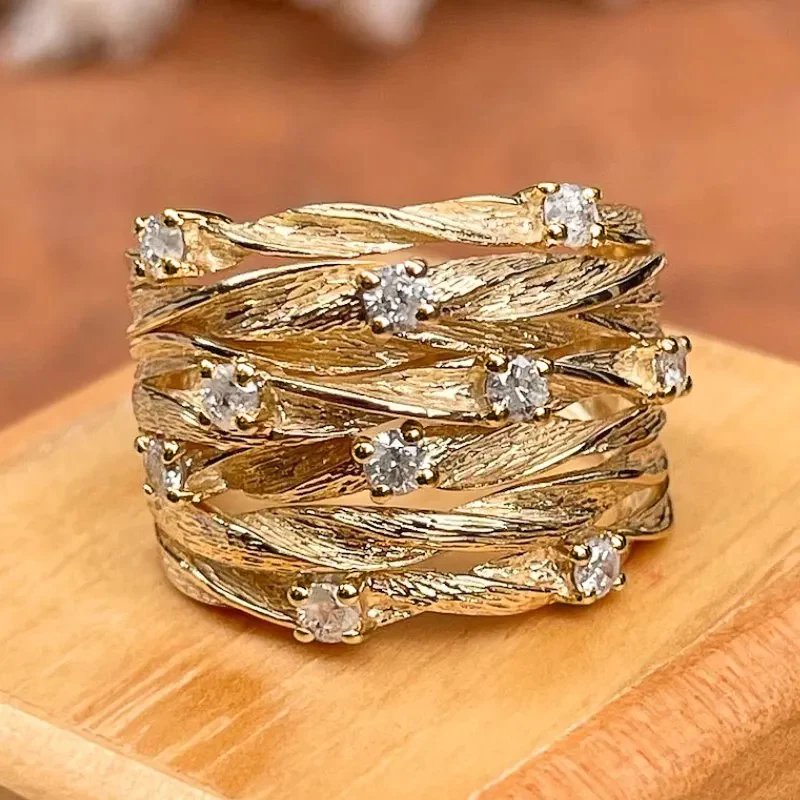 Vintage Gold Ring with Zircon