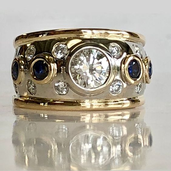 Vintage gold-inlaid zirconia ring