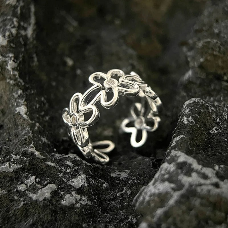 Adjustable 925 silver vintage ring with flower