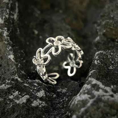 Adjustable 925 silver vintage ring with flower