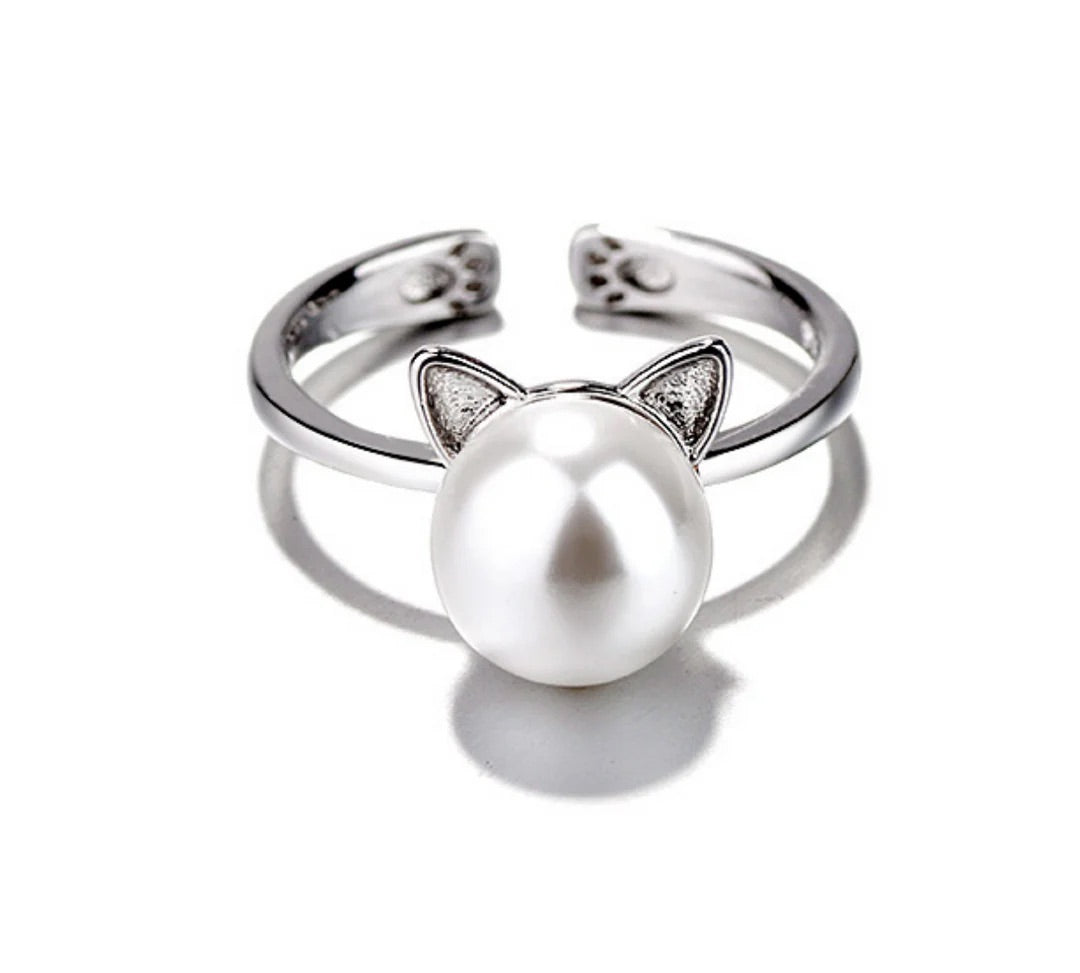 Magnificent Pearl Cat Necklace with Free Earrings + Ring